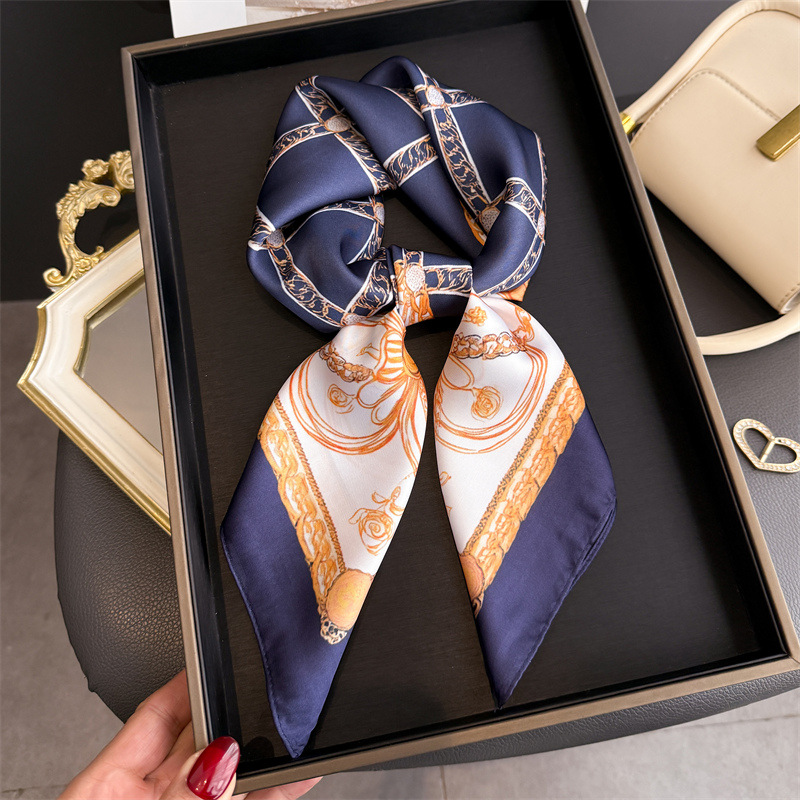 Blauer Klassischer Seidenschal – Scarf Silk Square Bewertung und Preis