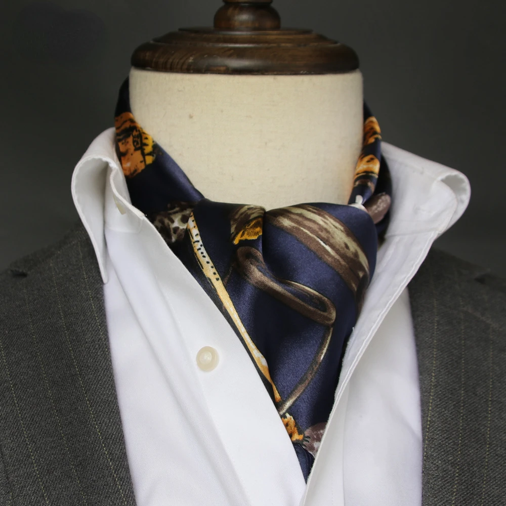 Britischer Herren-Seidenschal, – Scarf Silk Square Bewertung und Preis